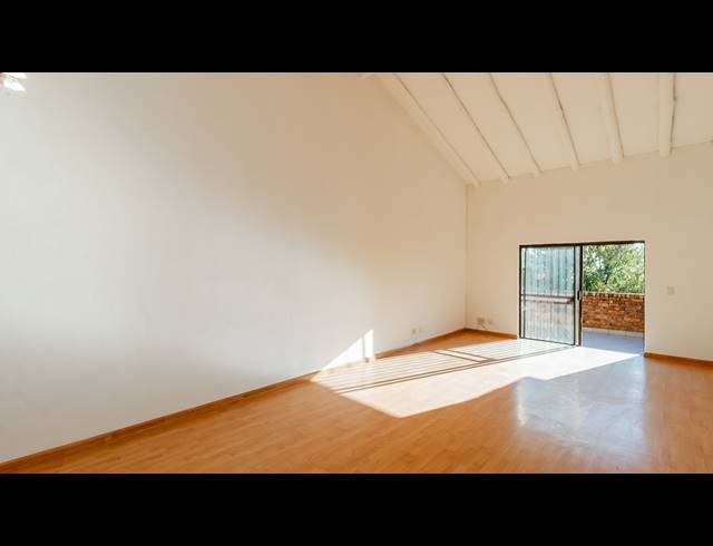 2 BEDROOM SECTIONAL TITLE TO LET IN NORTH RIDING